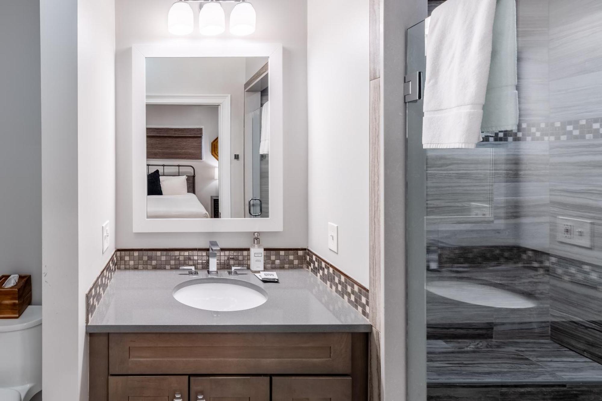 The Newport Lofts - 595 Thames Streetヴィラ エクステリア 写真